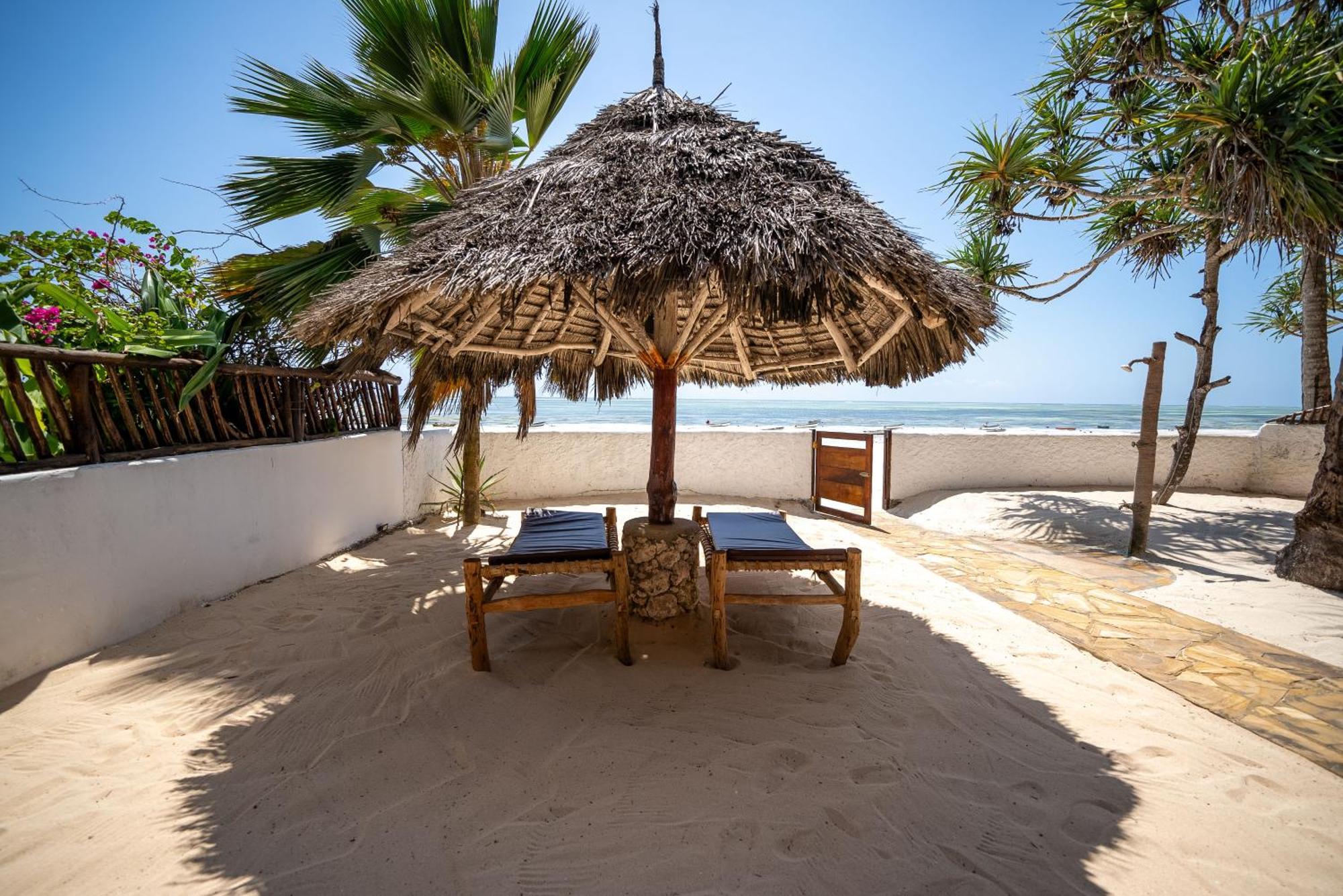 Beachfront Villa Hideaway Zanzibarhouses Kiwengwa  Exterior foto
